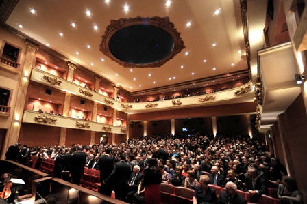 Teatru_Astra_fully_packed_small